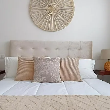 Casa Seaviews 2 Bedroom Apartment *